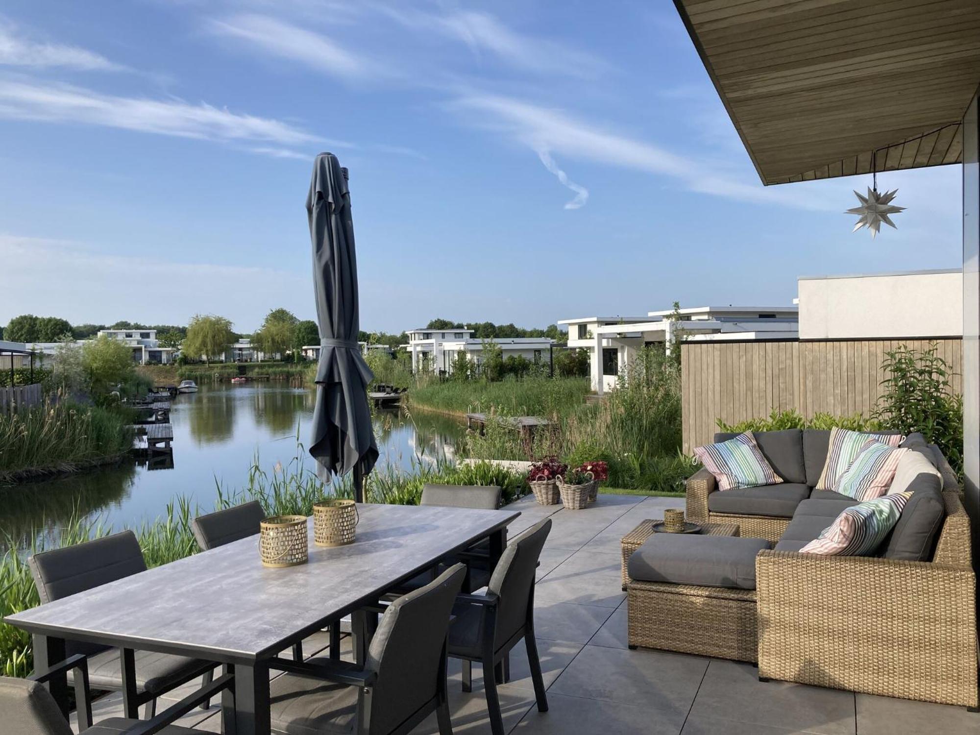 Family Villa With Garden And Jetty Зеволде Екстериор снимка